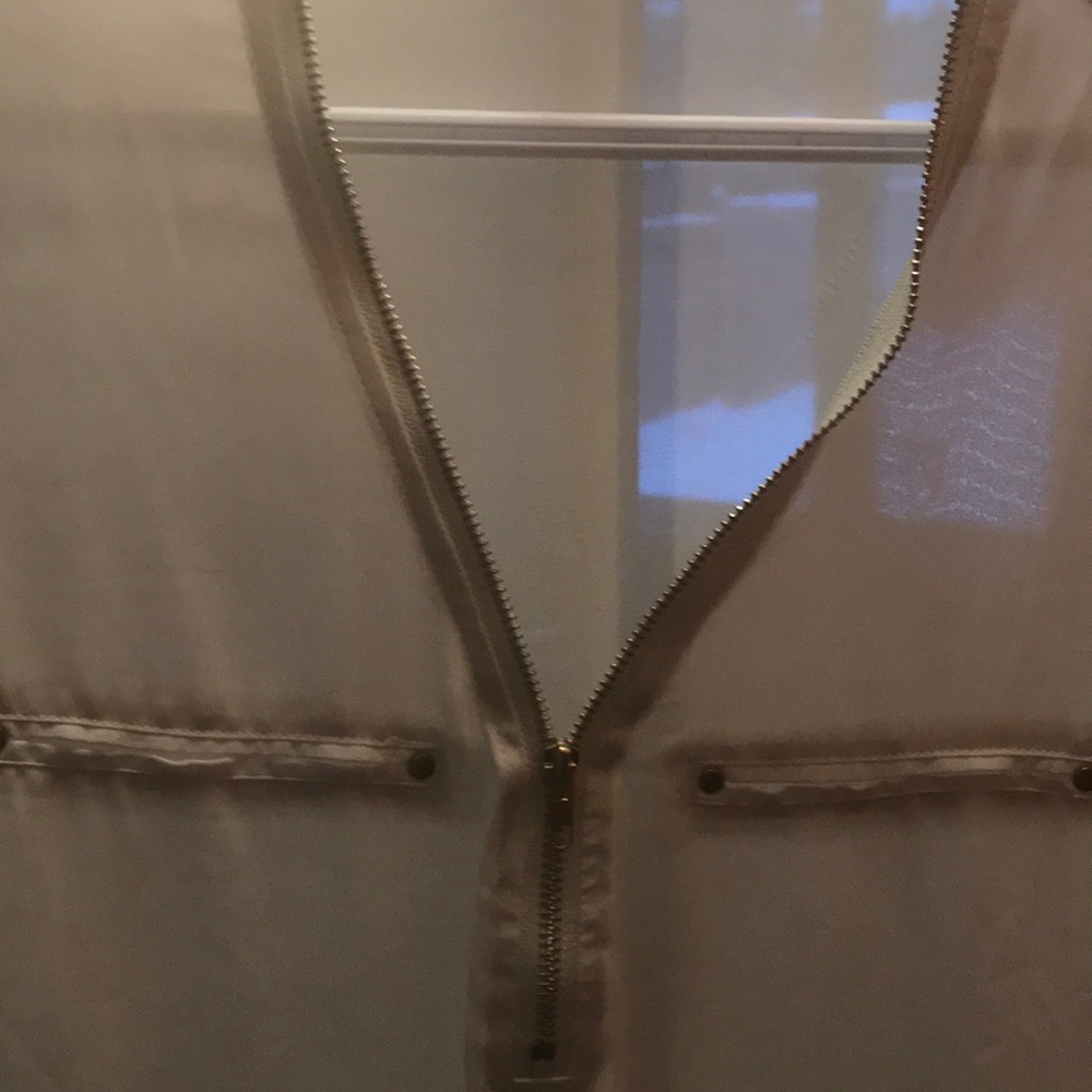 Guess Silk top - Picture 2 of 3